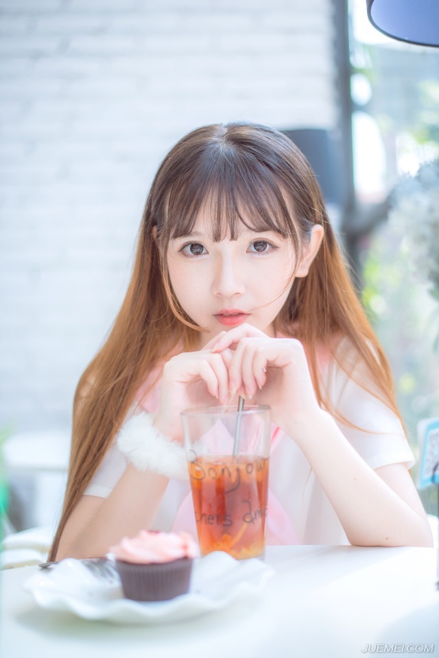 “除了他，还能有谁……”说到一半，夏侯惇突然反应过来，面色难看的看向曹操。